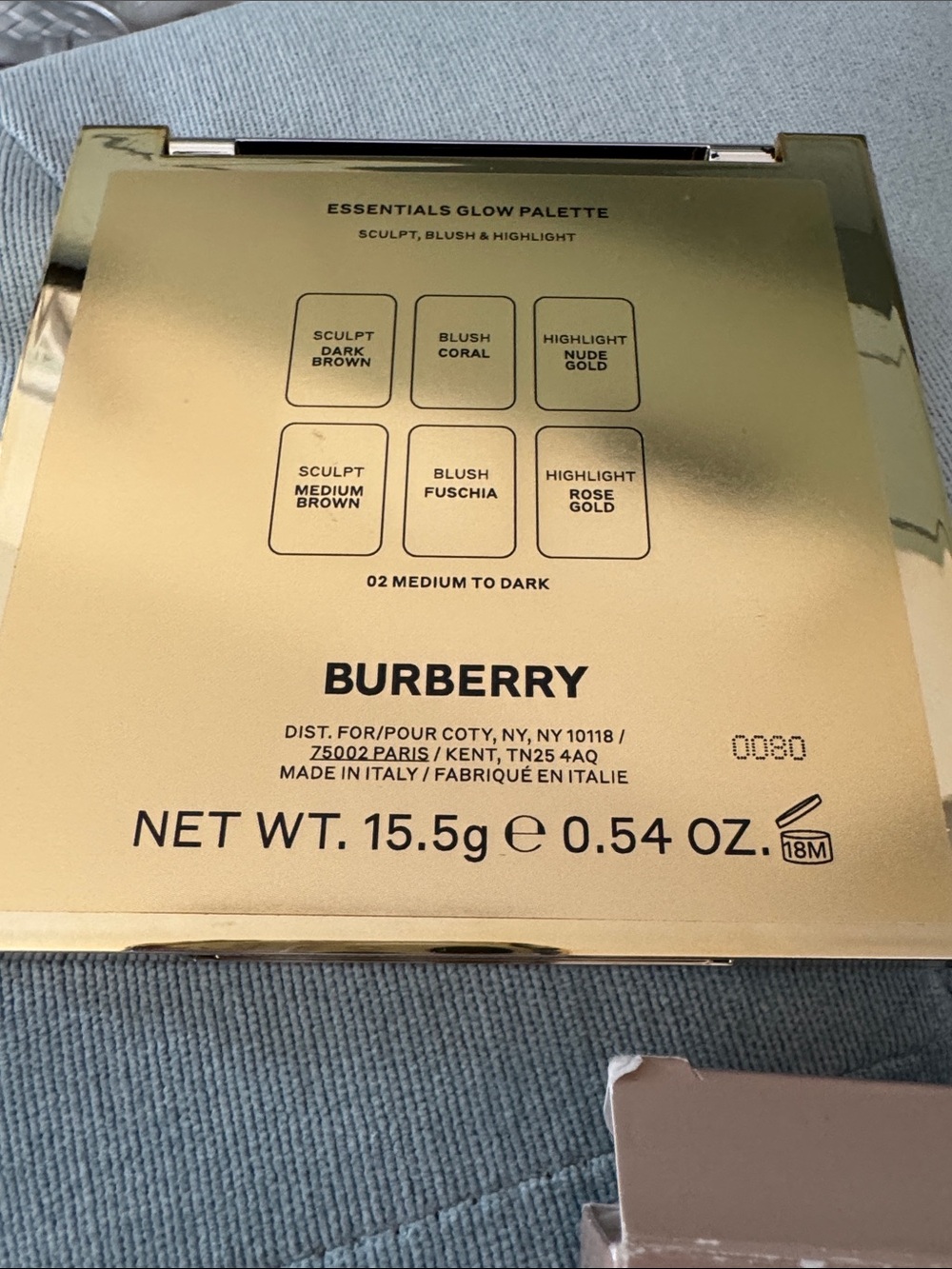 Burberry Essentials Glow Palette 02 Medium to Dark - Picture 3 of 5